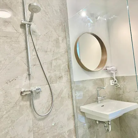 Stylish With Balcony Near Scs Apartamento