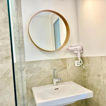 Stylish With Balcony Near Scs *